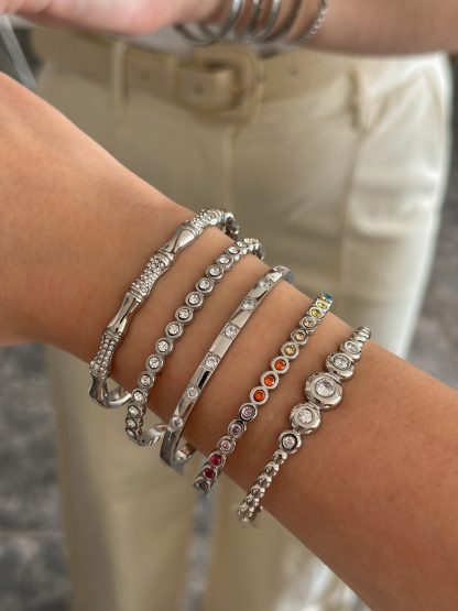 Birgitta silver - ασημι βραχιόλι, ατσαλινο βραχιολι, βραχιόλι με ζιρκόν, κομψά γυναικεία κοσμήματα, minimal βραχιόλι, elegant bracelet, βραχιολι χειροπεδα, βραχιολι χειροπεδα ασημί, βραχιολι χειροπέδα με ζιργκόν.