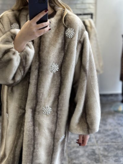 Lu fur coat - Image 4