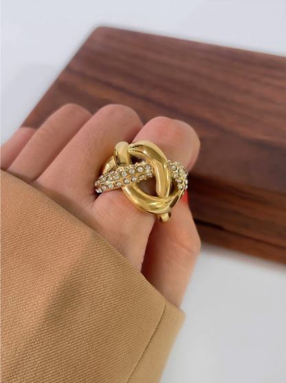 Hughes - gold ring, statement ring, zircon ring, stainless steel ring, χρυσο δαχτυλιδι, ατσαλινο δαχτυλιδι, εντυπωσιακο δαχτυλιδι, δαχτυλιδι με ζιργκον
