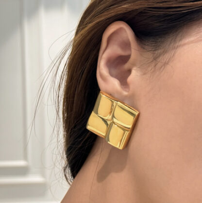 sullivan gold - gold earrings, stud earrings, stainless steel earrings, big earrings, χρυσα σκουλαρικια, ατσαλινα σκουλαρικια, σκουλαρικια με καρφακι, εντυπωσιακα σκουλαρικια