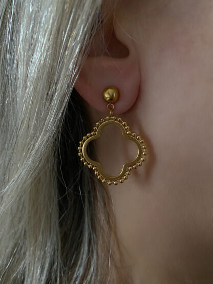 Yelena - gold earrings, clover earrings, χρυσα σκουλαρίκια